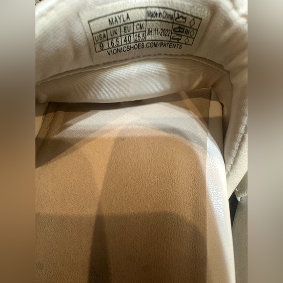 Vionic Beige Mayla Sandals - Picture 7 of 12